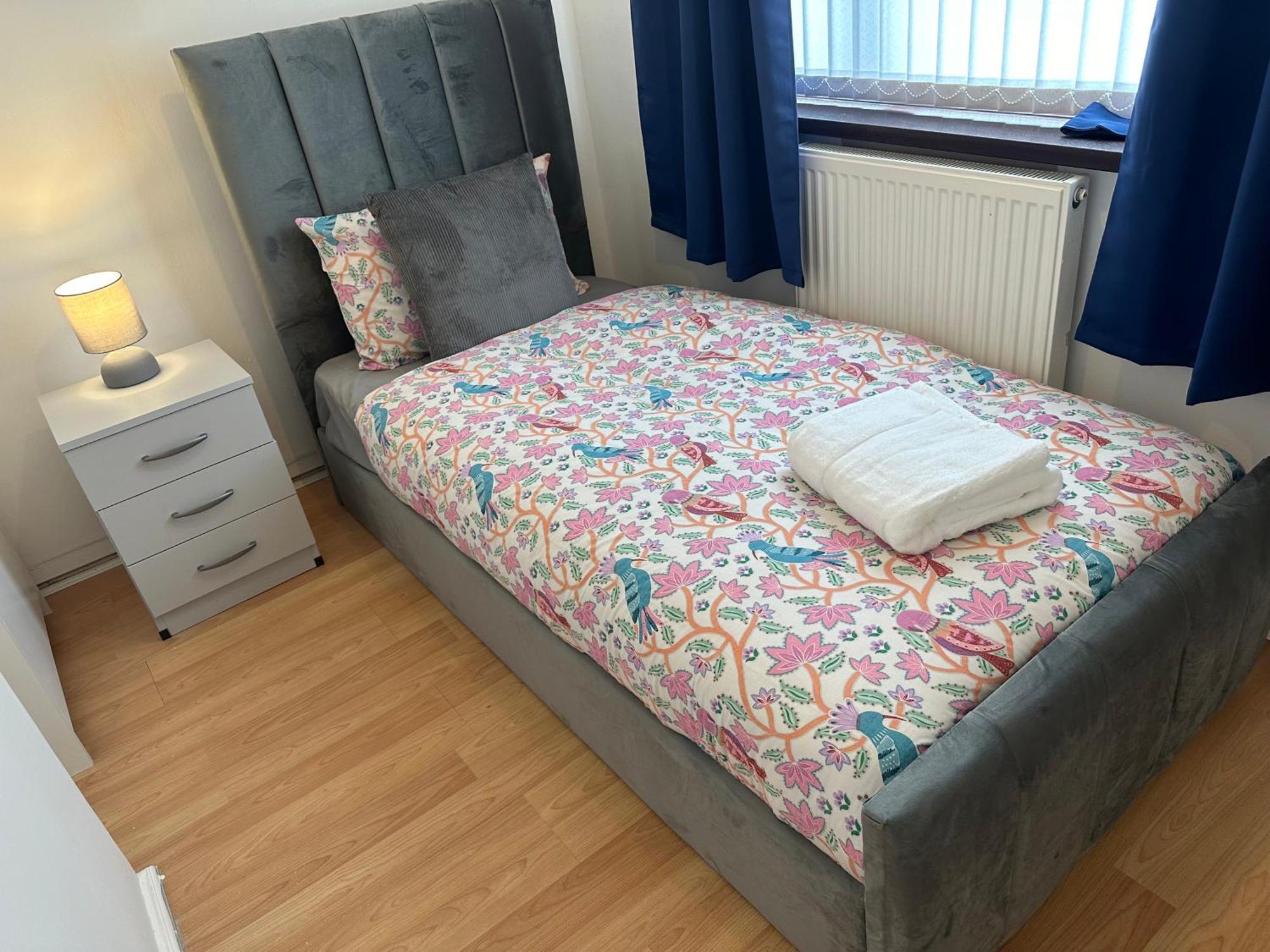 Lovely 3 Bedroom House Close To Centre Peterlee