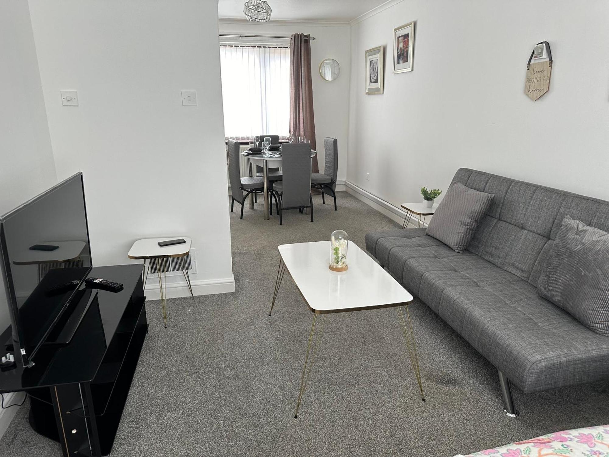 Lovely 3 Bedroom House Close To Centre Holiday home